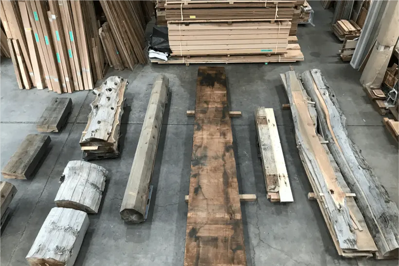 木材ストックヤード