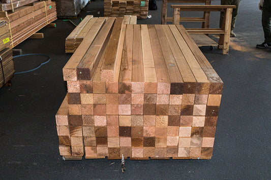 ウエスタンレッドシダー デッキ材 クリアー 4×4(87×87)